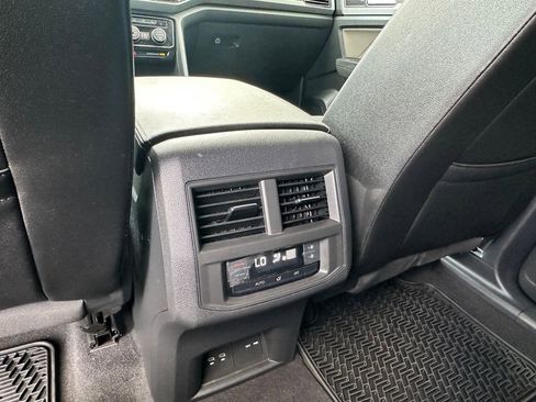 Used 2023 Volkswagen Atlas SE image 22