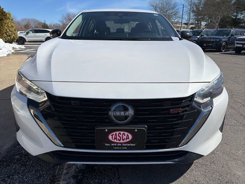 Used 2024 Nissan Sentra SR FWD image 2