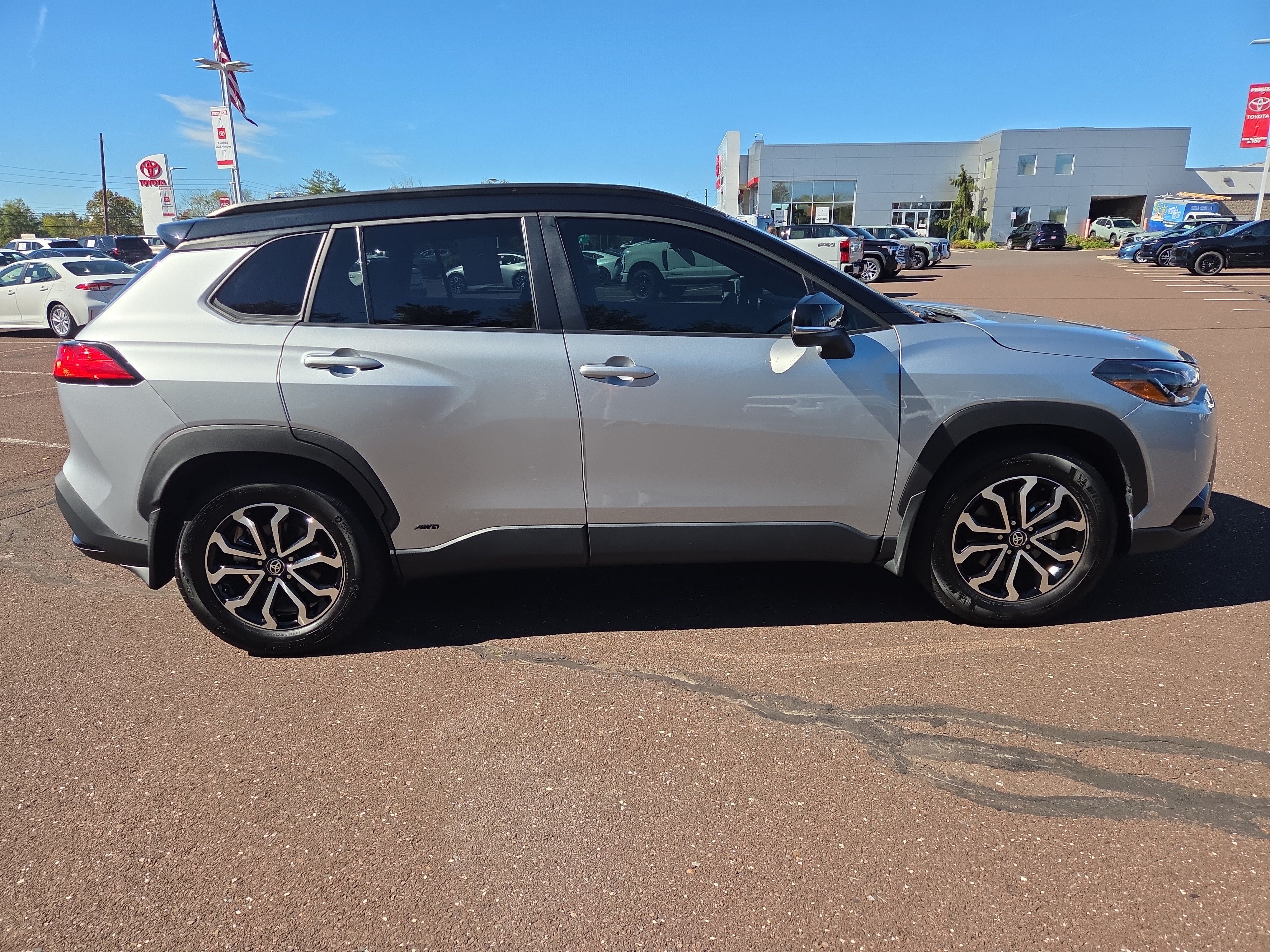 Certified 2023 Toyota Corolla Cross AWD Hybrid w/ Moonroof Package image 2
