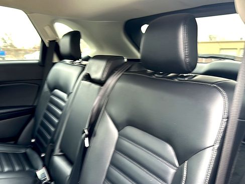 Used 2022 Ford Edge SEL image 19