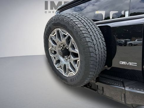 Used 2025 GMC Hummer EV 3X w/ LPO, Roof Cross Rail Package AWD/4WD image 38