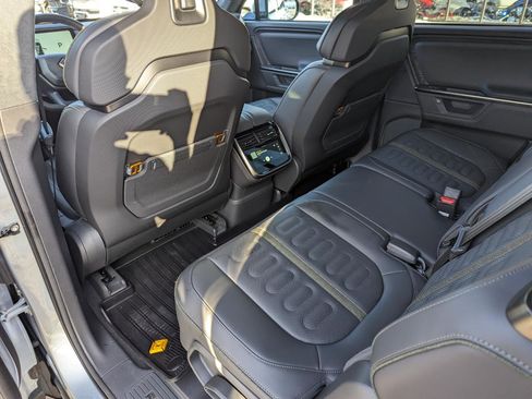 Used 2025 Rivian R1S Adventure image 36