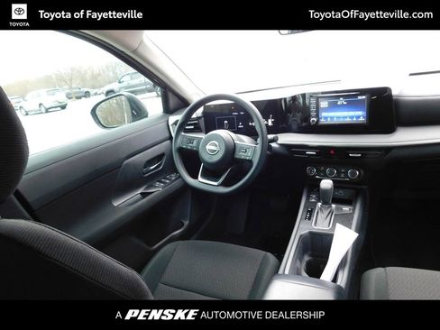 Used 2025 Nissan Kicks S image 3