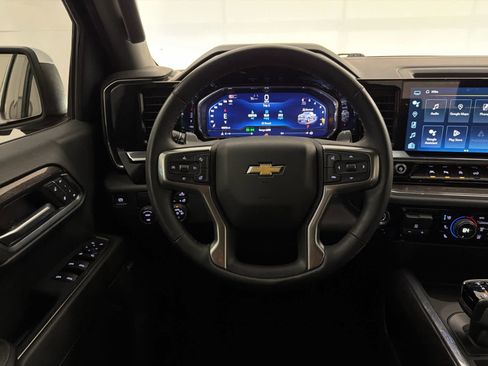 Used 2024 Chevrolet Silverado 1500 LTZ RWD image 17