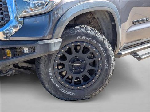 Used 2018 Toyota Tundra SR5 w/ SR5 Upgrade Package image 22