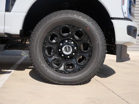 New 2026 Ford F250 Lariat w/ Black Appearance Package AWD/4WD image 7