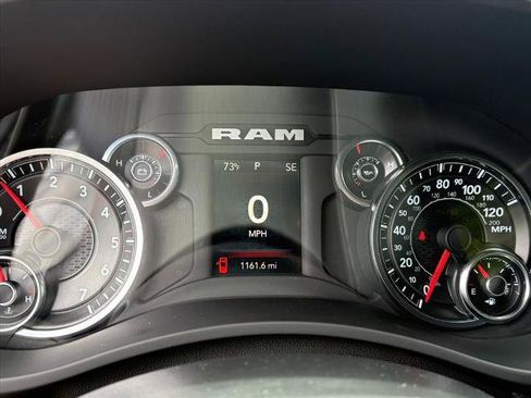 Used 2024 RAM 2500 Tradesman w/ Chrome Appearance Group AWD/4WD image 7