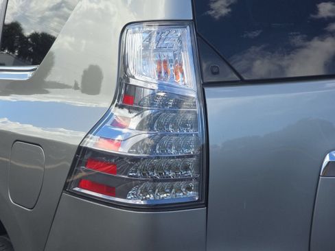 Used 2021 Lexus GX 460 Premium AWD/4WD image 16