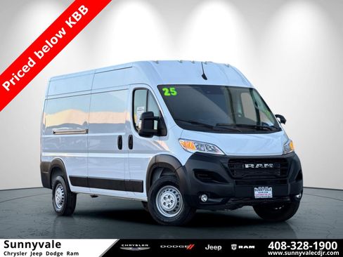 Used 2025 RAM ProMaster 2500 w/ Convenience Group image 1
