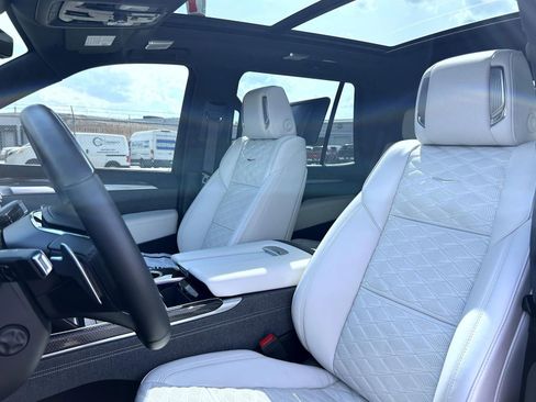 Certified 2025 Cadillac Escalade V w/ LPO, Floor Liner Package AWD/4WD image 15