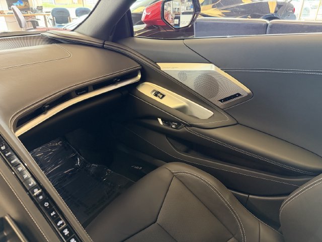Used 2025 Chevrolet Corvette Stingray Preferred Cpe w/ Battery Protection Package RWD image 24