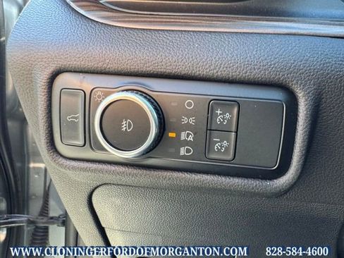 Used 2023 Ford Explorer Limited image 24