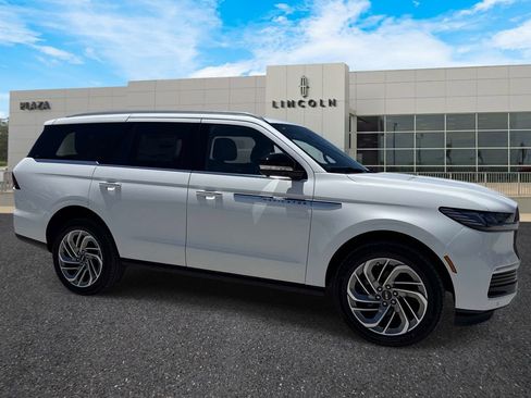 New 2026 Lincoln Navigator Reserve AWD/4WD image 1