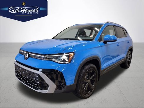 New 2025 Volkswagen Taos SEL image 1