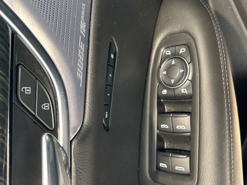 Used 2020 Cadillac XT6 Premium Luxury w/ LPO, Floor Liner Package image 8