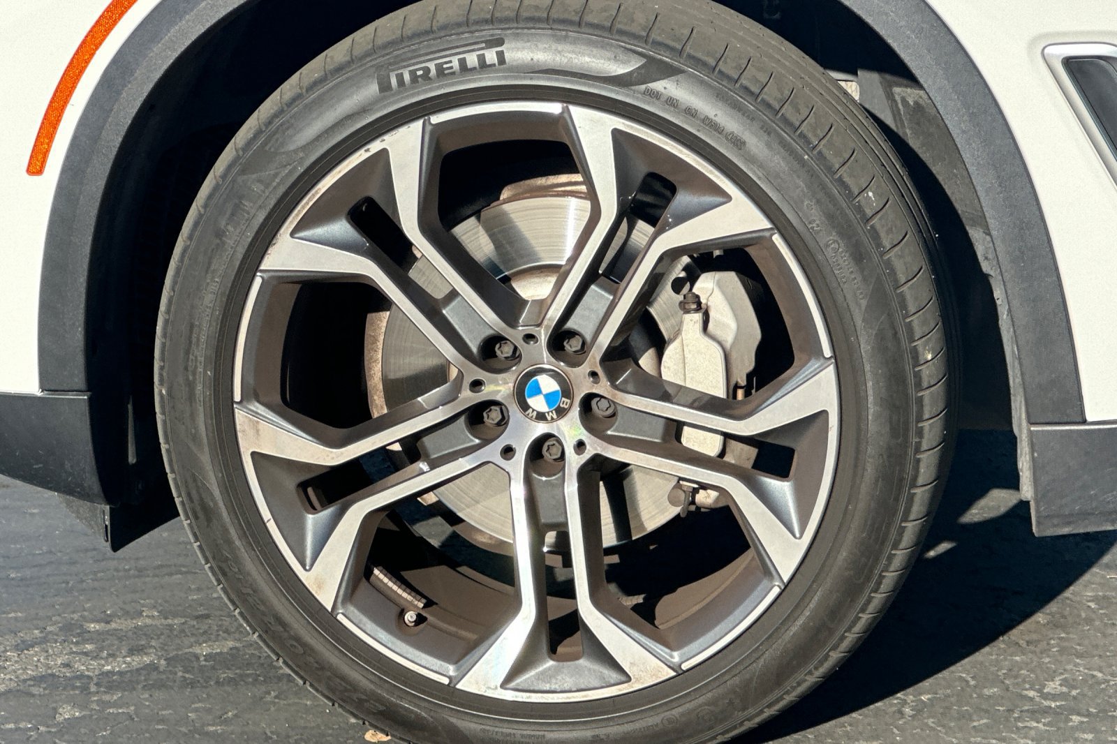 Used 2023 BMW X5 xDrive40i w/ Premium Package AWD/4WD image 45
