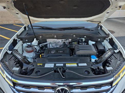 Used 2022 Volkswagen Atlas Cross Sport SEL R-Line image 9