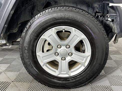 Used 2019 Jeep Wrangler Unlimited Sport S image 31