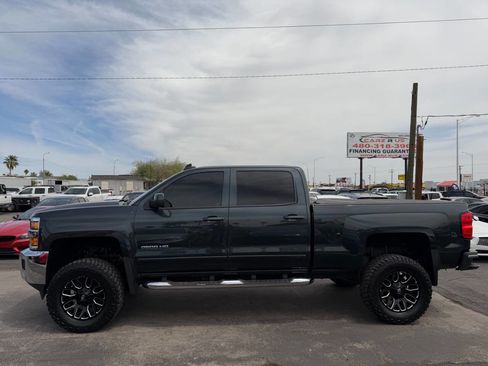 Used 2018 Chevrolet Silverado 2500 LT w/ LT Convenience Package AWD/4WD image 4