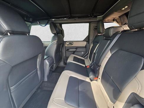 Used 2024 Ford Bronco Wildtrak image 19