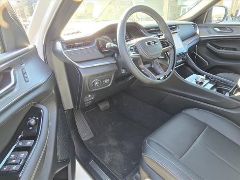 New 2025 Jeep Grand Cherokee Overland w/ Adv Protech Group III image 4