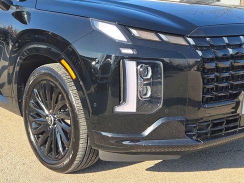 Used 2024 Hyundai Palisade Calligraphy image 3