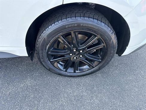 Certified 2022 Ford Edge ST-Line image 13