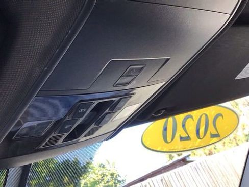 Used 2020 Volkswagen Atlas Cross Sport SE image 25