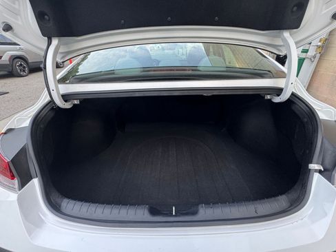 Used 2025 Hyundai Elantra Limited image 33