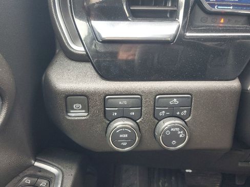 Used 2024 Chevrolet Silverado 1500 LT AWD/4WD image 26