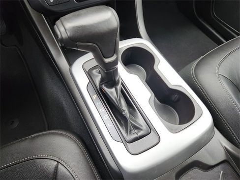 Used 2019 Chevrolet Colorado ZR2 image 16