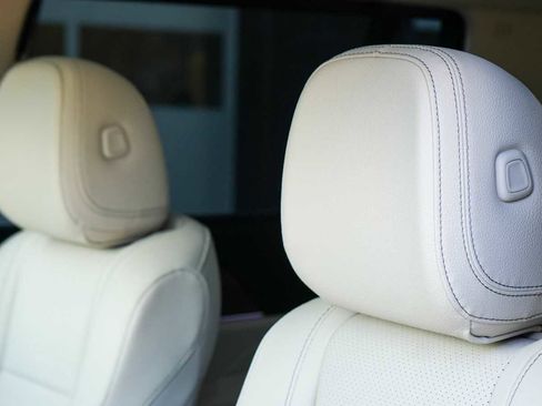 New 2026 Mercedes-Benz GLS 450 4MATIC image 39