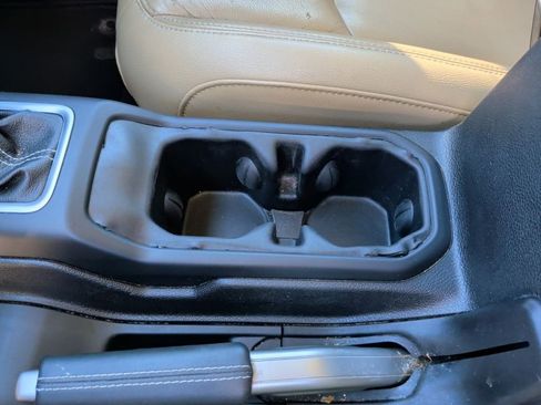 Used 2018 Jeep Wrangler Unlimited Rubicon image 34