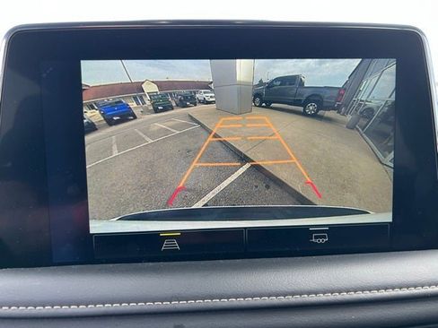 Used 2023 Chevrolet Suburban Premier image 11