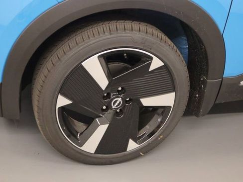 New 2025 Nissan Kicks SR w/ SR Premium Package image 5