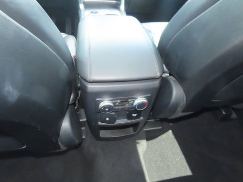 Used 2020 Ford Explorer Platinum w/ Premium Technology Package AWD/4WD image 23