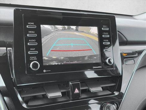 Used 2024 Toyota Camry SE image 12