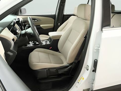 Used 2023 Chevrolet Traverse LS FWD image 23