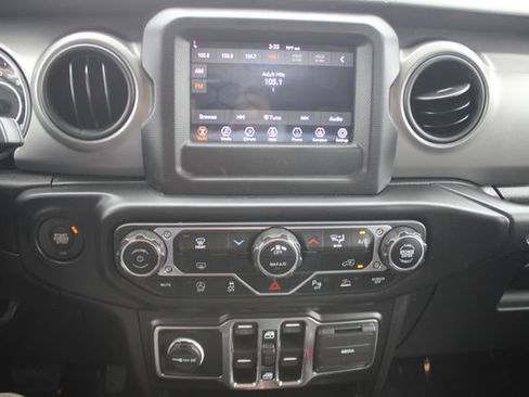 Used 2023 Jeep Wrangler Unlimited Sport AWD/4WD image 4