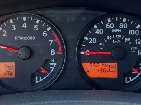 Used 2018 Nissan Frontier SV AWD/4WD image 18