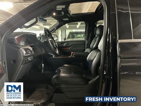 Used 2023 Lincoln Navigator Reserve AWD/4WD image 8
