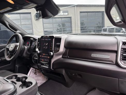 Used 2025 RAM 2500 Big Horn AWD/4WD image 32