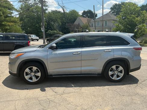 Used 2015 Toyota Highlander Limited w/ Driver Technology Package AWD/4WD image 6