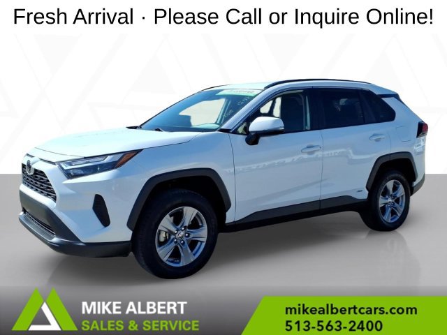 Used 2025 Toyota RAV4 XLE AWD/4WD image 3