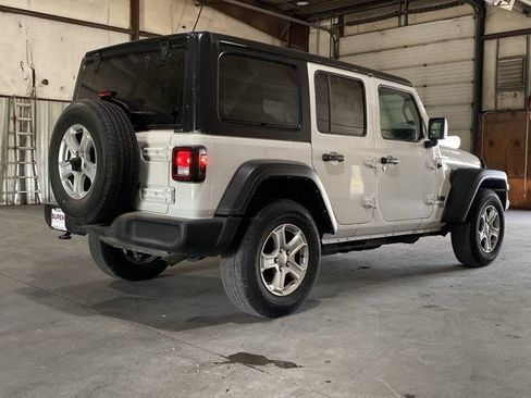 Used 2021 Jeep Wrangler Unlimited Sport AWD/4WD image 3