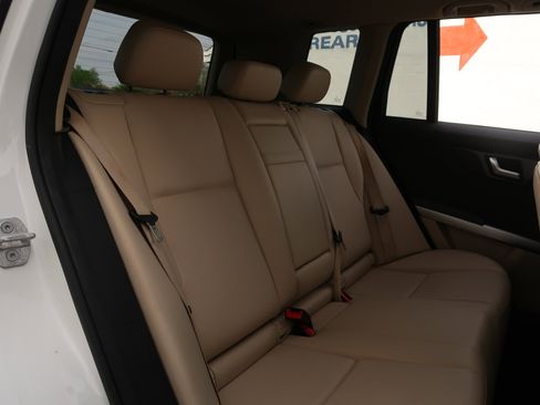 Used 2015 Mercedes-Benz GLK 250 BlueTEC 4MATIC image 32