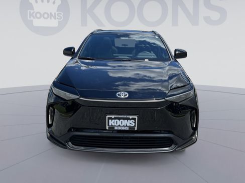 Used 2024 Toyota bZ4X FWD image 11