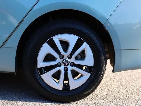 Used 2016 Toyota Prius Two image 15