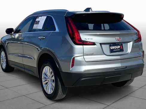 Used 2024 Cadillac XT4 Luxury w/ Cold Weather Package image 11