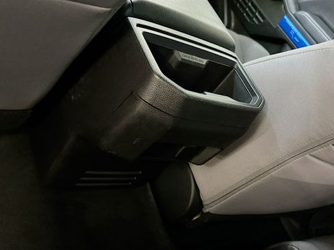 Used 2025 Toyota Tacoma TRD Off-Road image 28